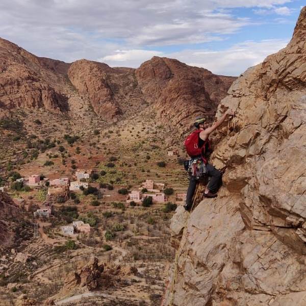 Easy graded climbing in the anti-atlas with big exposure